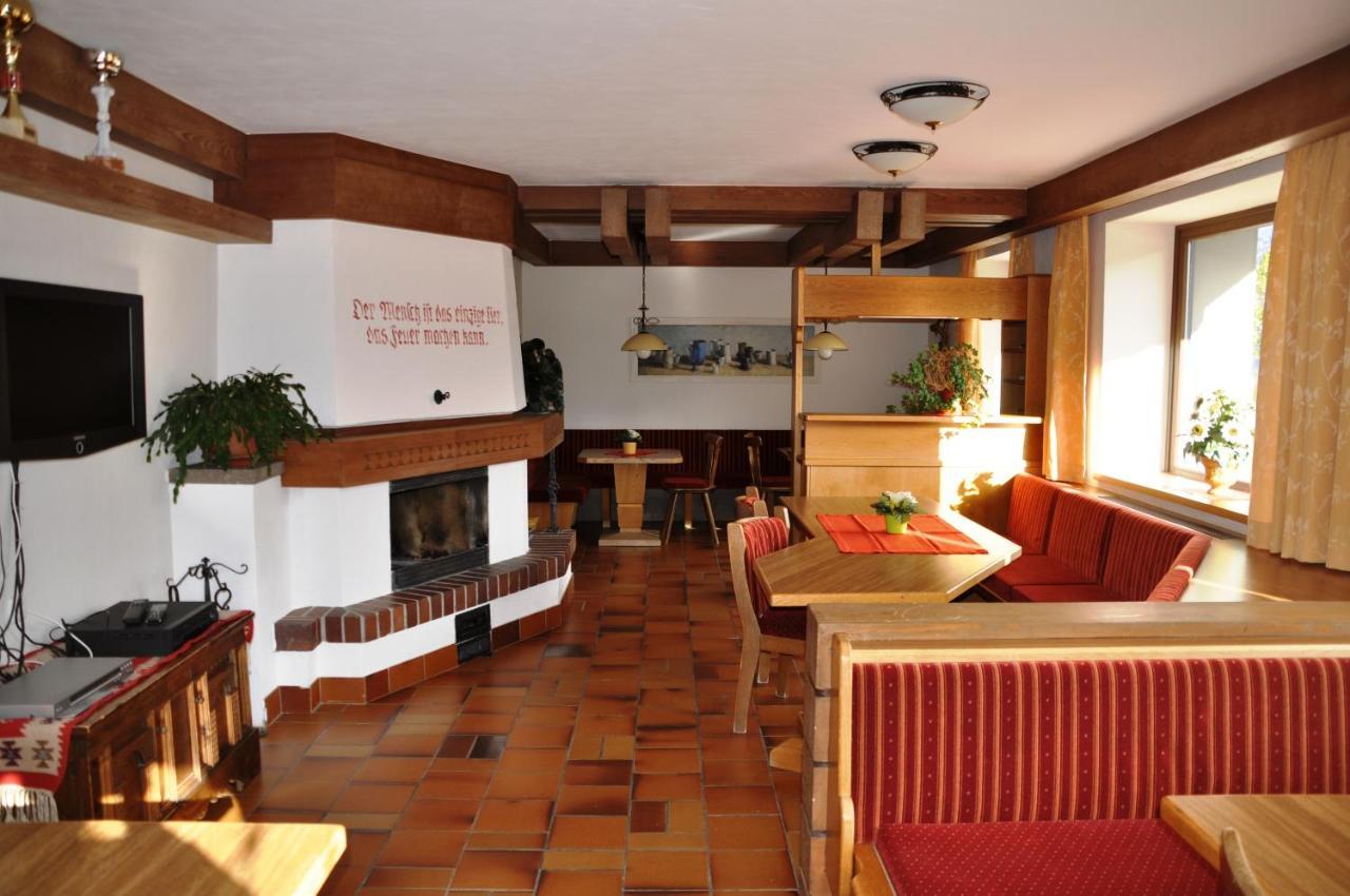 Jugend- Und Familienhotel Venedigerhof Neukirchen am Grossvenediger Exterior photo