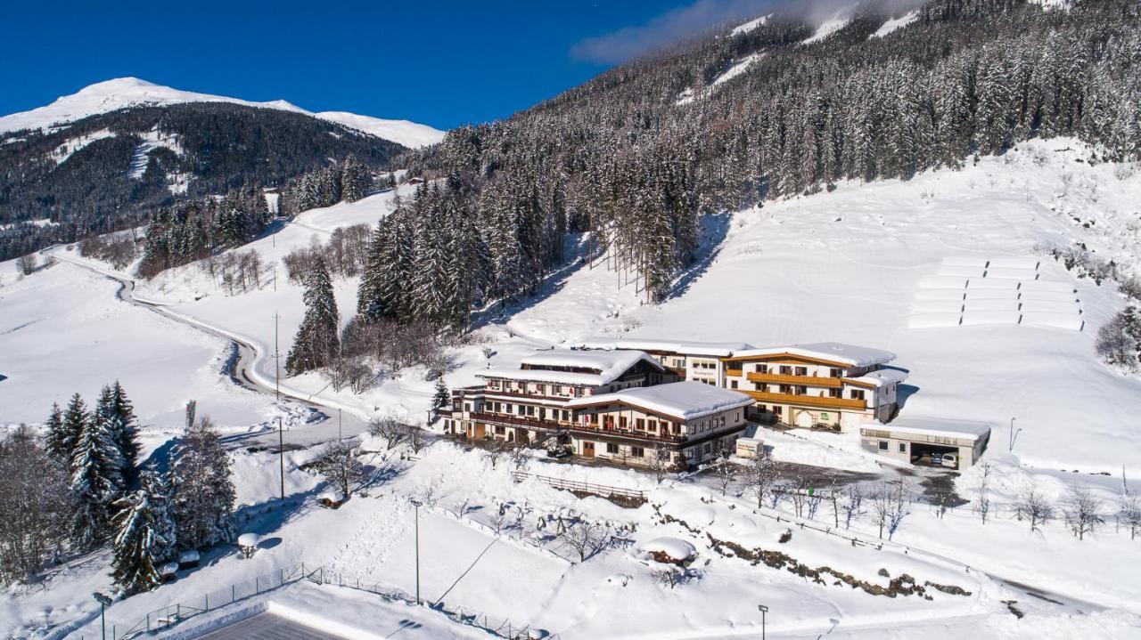 Jugend- Und Familienhotel Venedigerhof Neukirchen am Grossvenediger Exterior photo